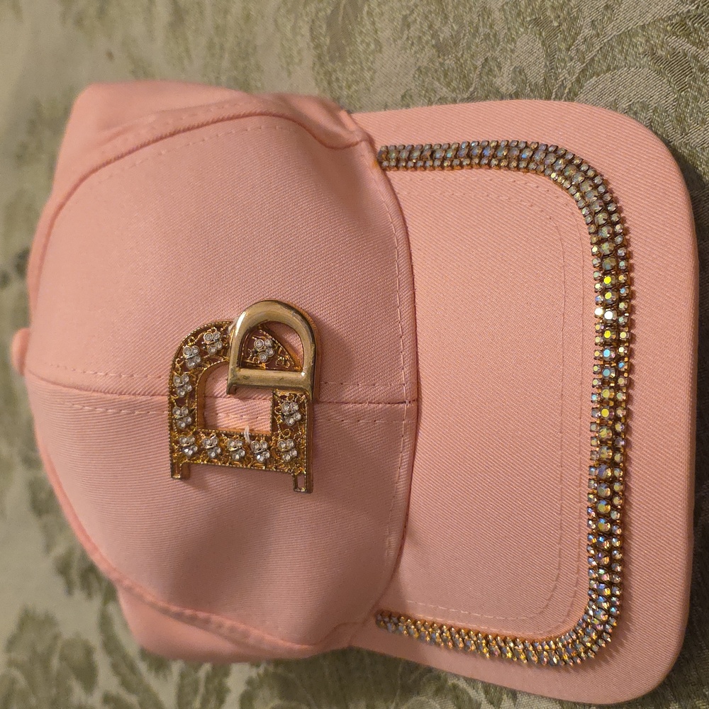 Ladies' Lot of 3 Caps - Picture 5 of 10